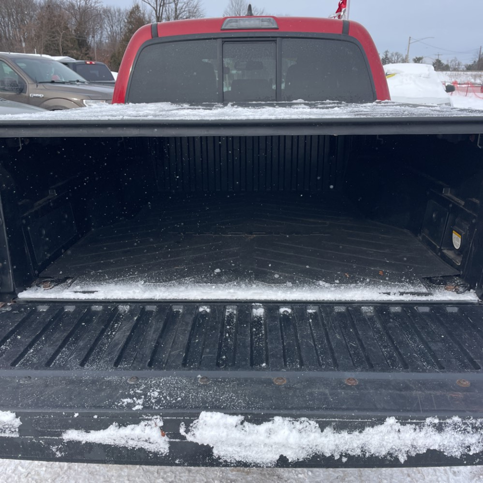 Toyota Tacoma 4WD Double Cab V6 AT SR (Natl) 2016