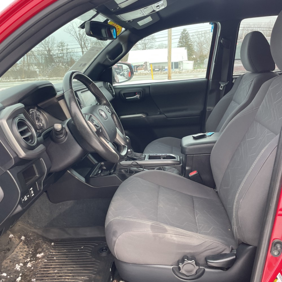 Toyota Tacoma 4WD Double Cab V6 AT SR (Natl) 2016