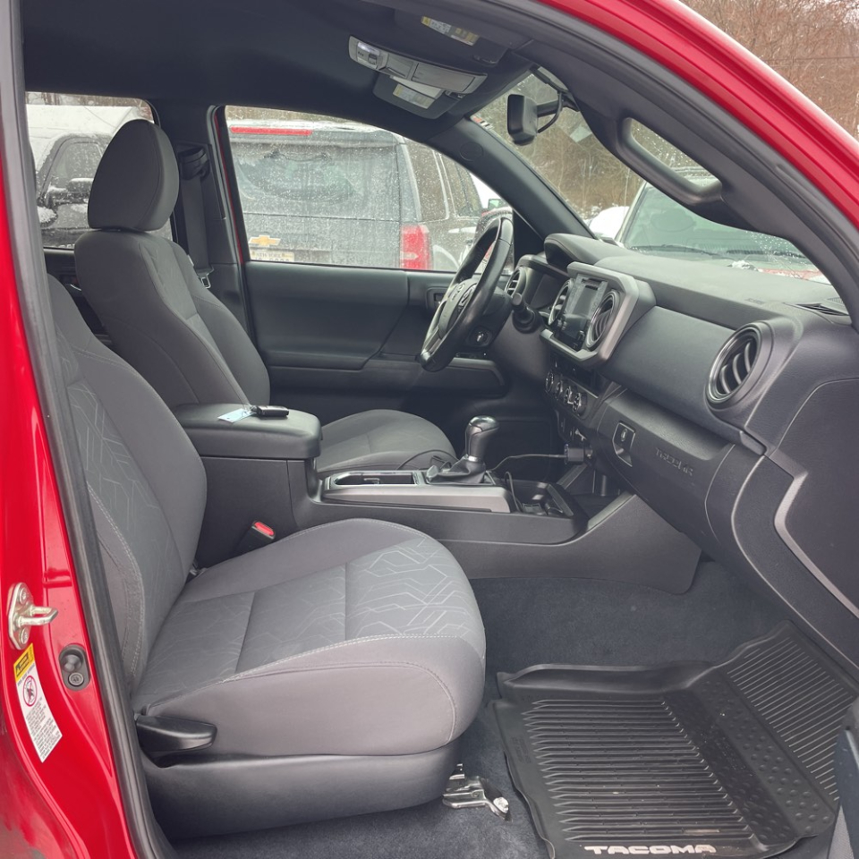 Toyota Tacoma 4WD Double Cab V6 AT SR (Natl) 2016