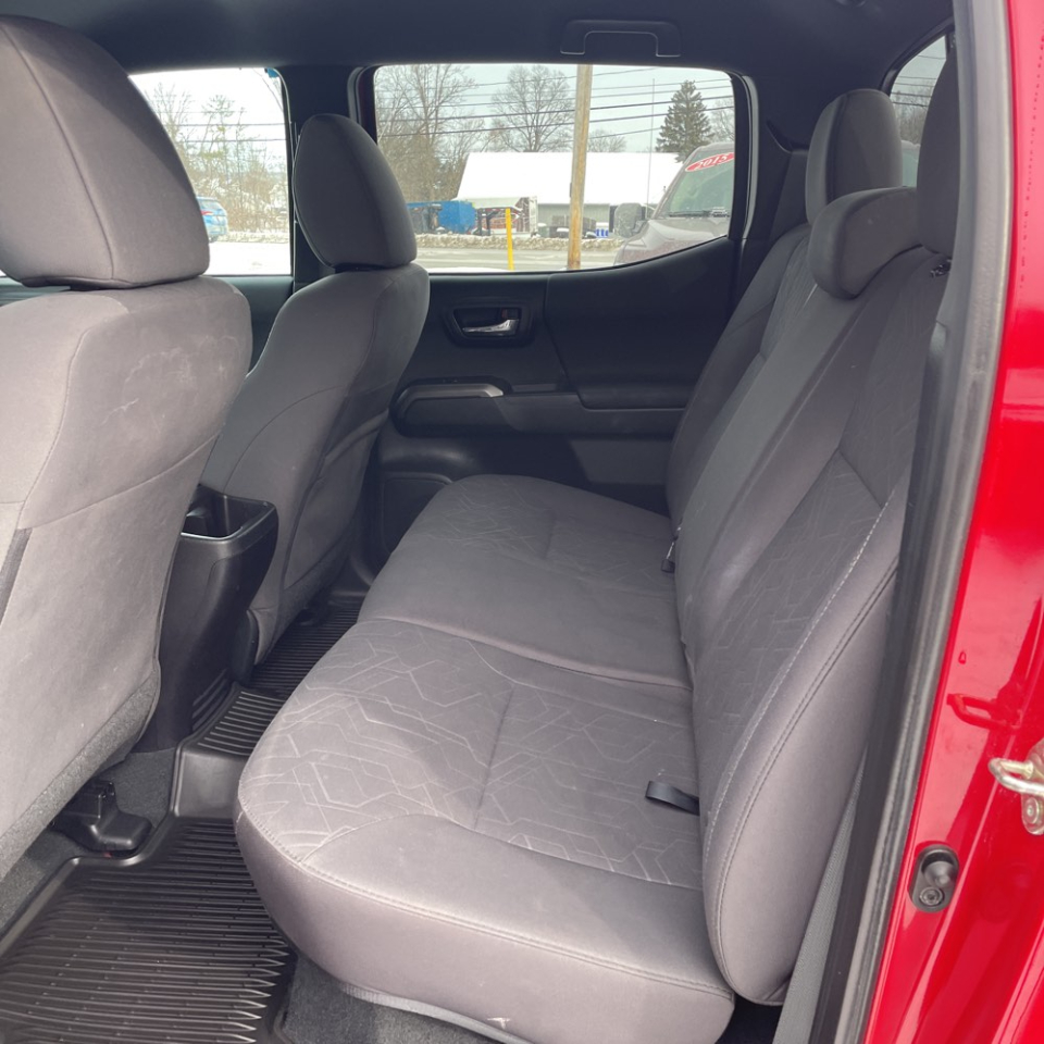 Toyota Tacoma 4WD Double Cab V6 AT SR (Natl) 2016