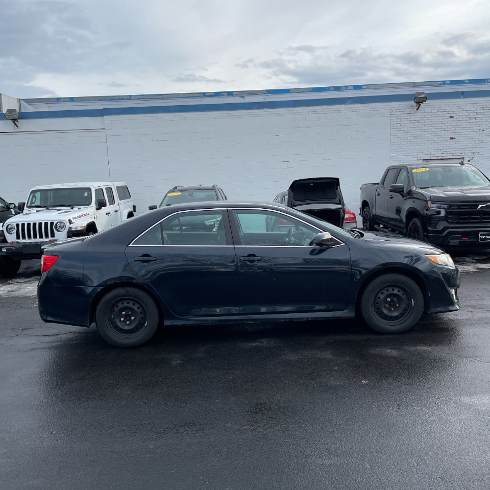 Toyota Camry 4dr Sdn I4 Auto L (Natl) 2013