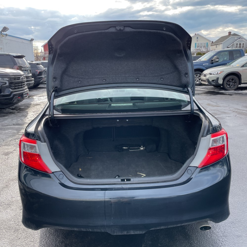 Toyota Camry 4dr Sdn I4 Auto L (Natl) 2013