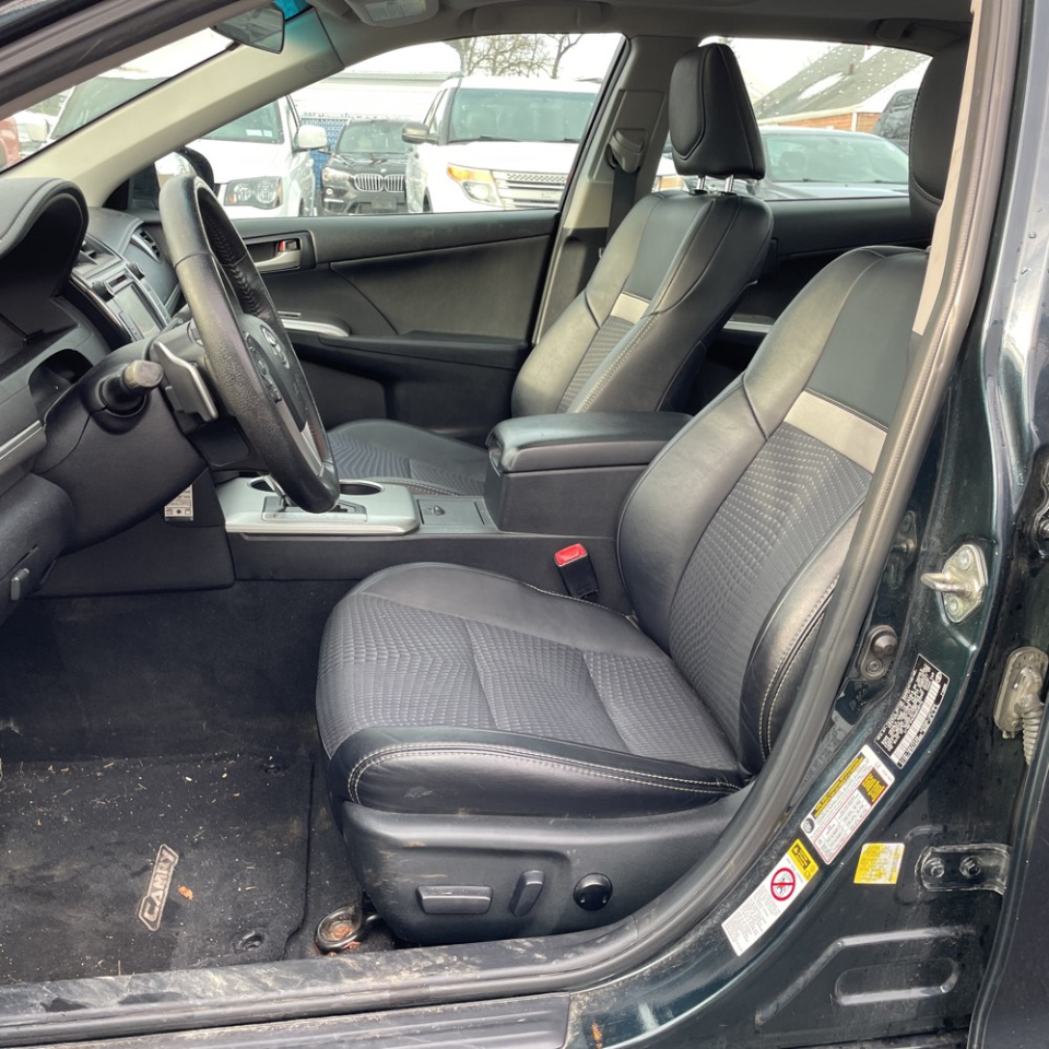 Toyota Camry 4dr Sdn I4 Auto L (Natl) 2013