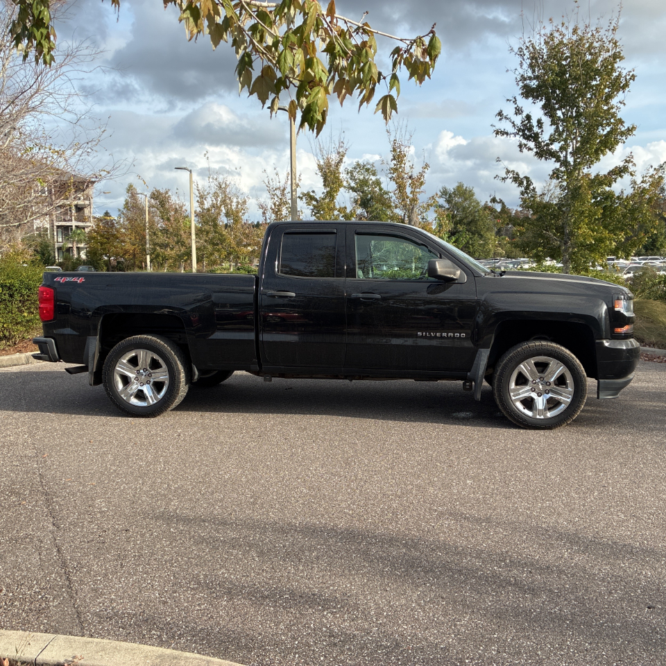 Chevrolet Silverado 1500 4WD Double Cab 143.5" Custom 2016