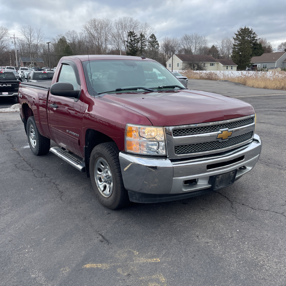 Chevrolet Silverado 1500 4WD Reg Cab 119.0" LT 2013