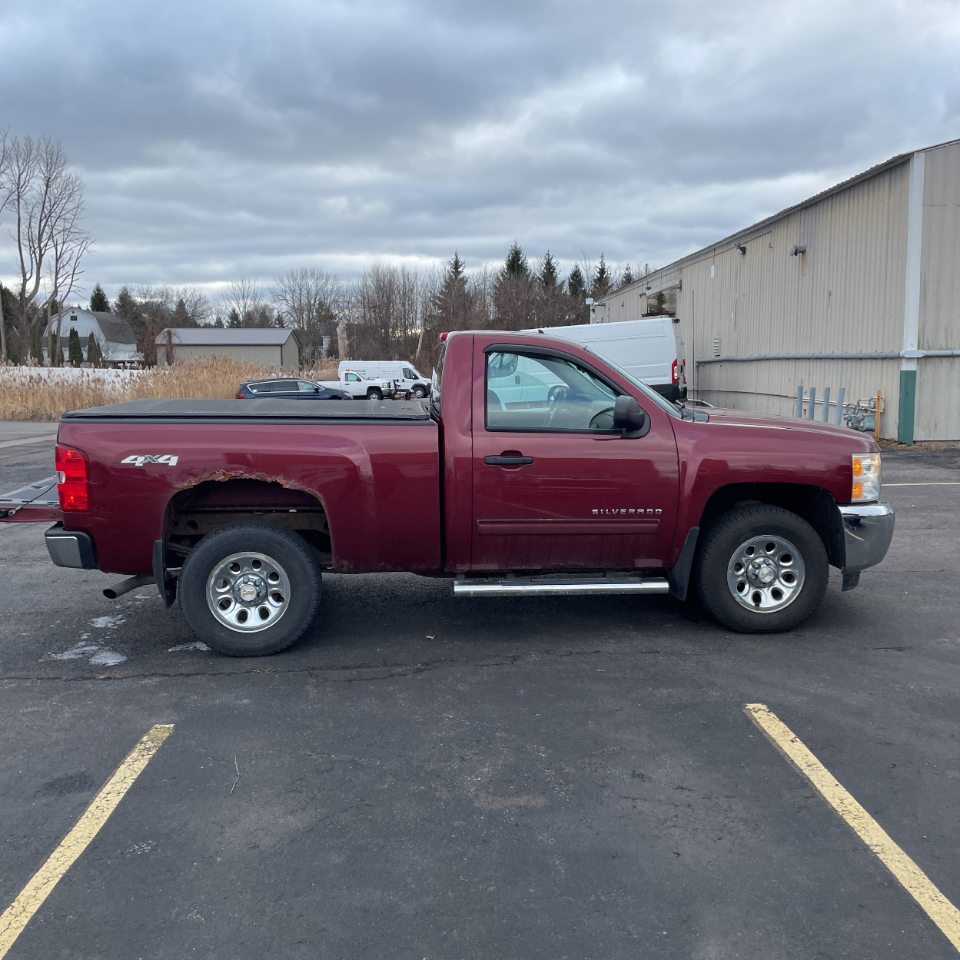 Chevrolet Silverado 1500 4WD Reg Cab 119.0" LT 2013