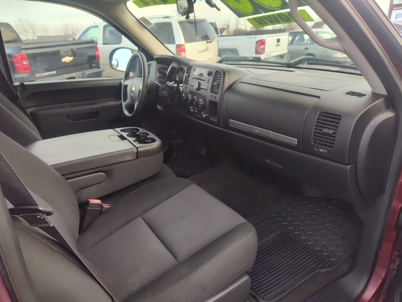 Chevrolet Silverado 1500 4WD Reg Cab 119.0" LT 2013