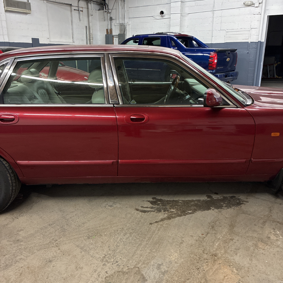 Jaguar XJ Series Sedan 4dr Sdn 4.0L 1996