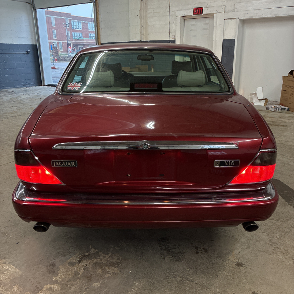 Jaguar XJ Series Sedan 4dr Sdn 4.0L 1996