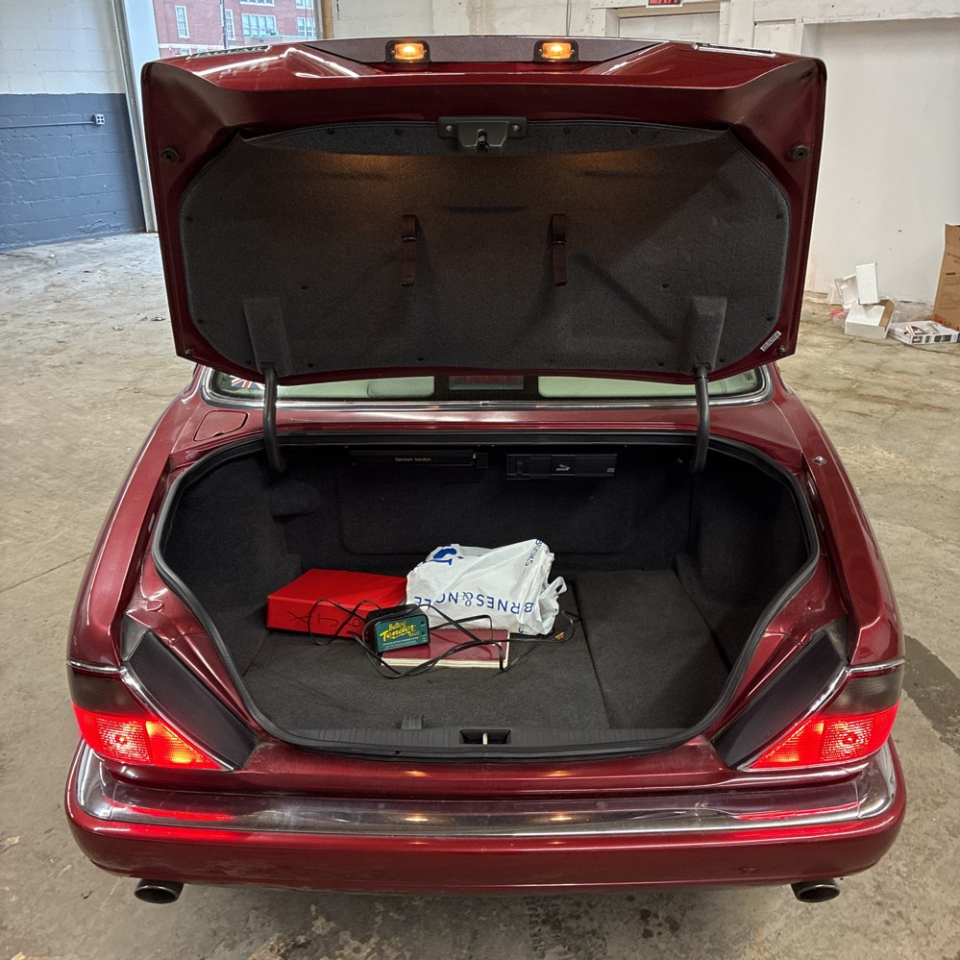 Jaguar XJ Series Sedan 4dr Sdn 4.0L 1996