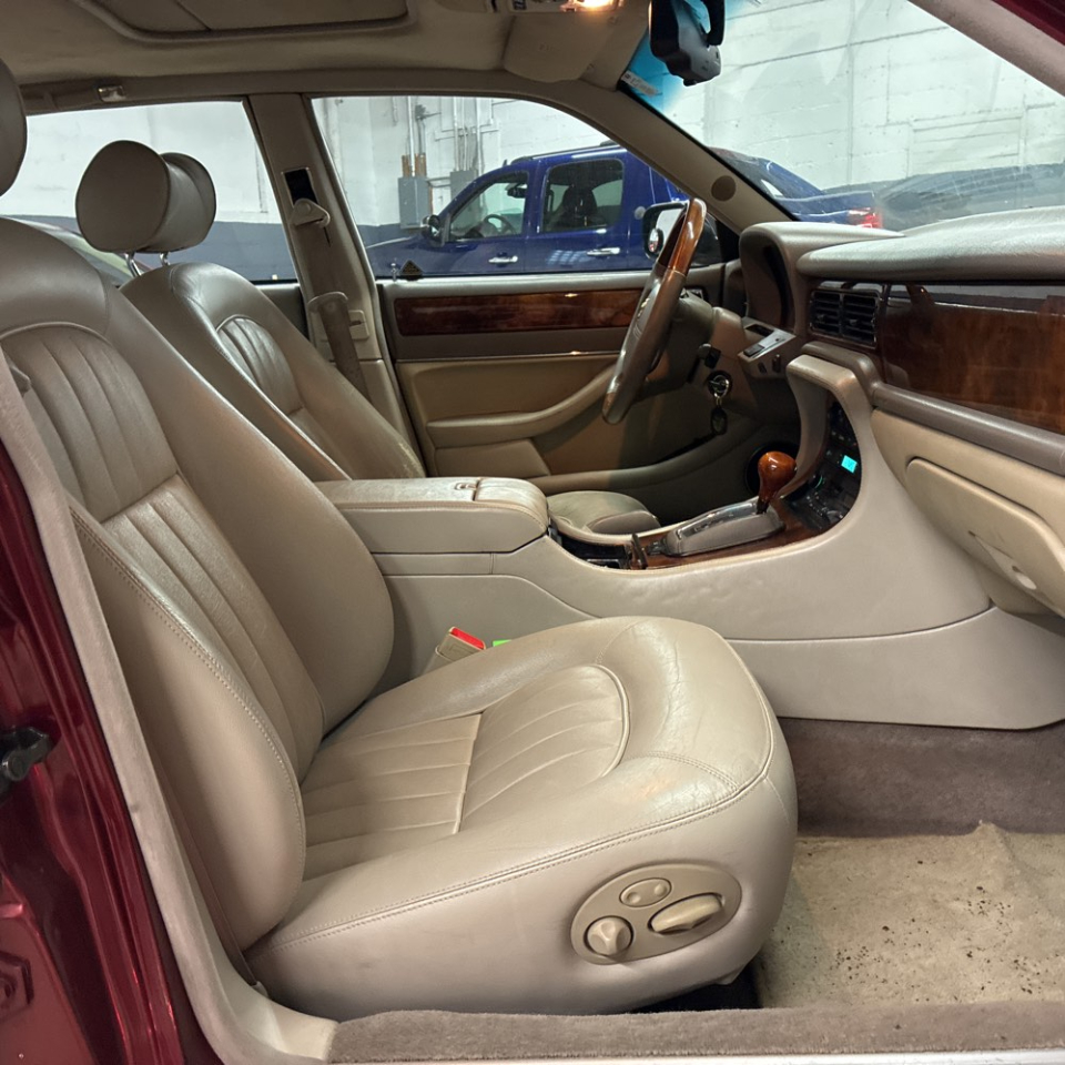 Jaguar XJ Series Sedan 4dr Sdn 4.0L 1996