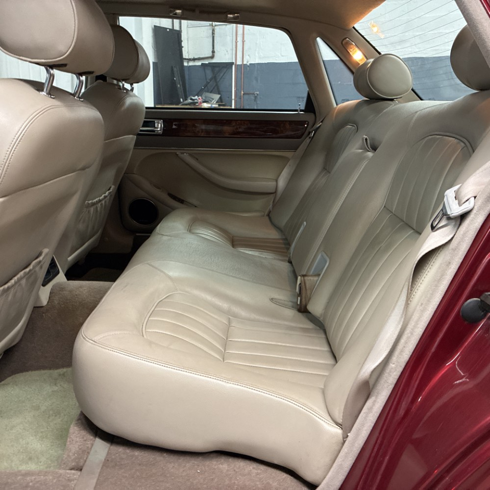 Jaguar XJ Series Sedan 4dr Sdn 4.0L 1996