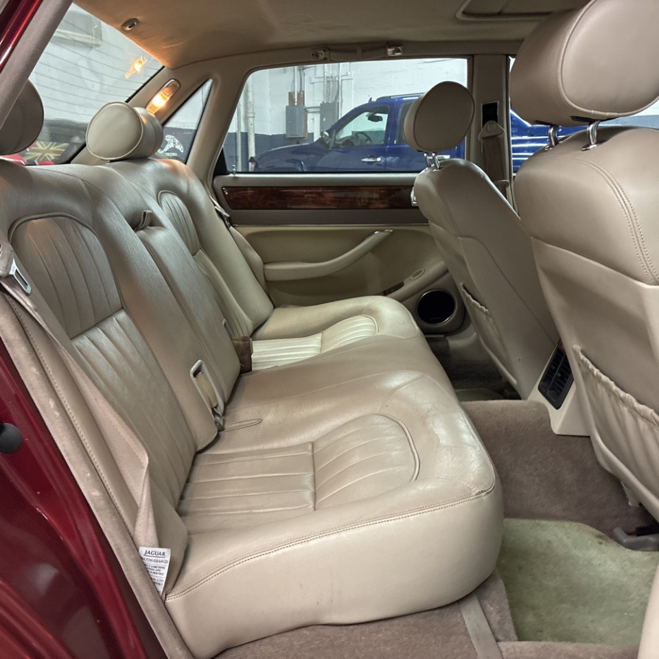 Jaguar XJ Series Sedan 4dr Sdn 4.0L 1996