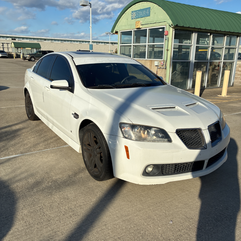 Pontiac G8 4dr Sdn 2009
