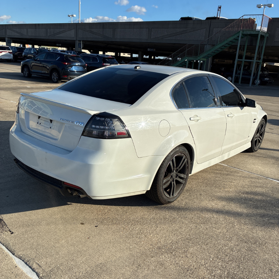 Pontiac G8 4dr Sdn 2009