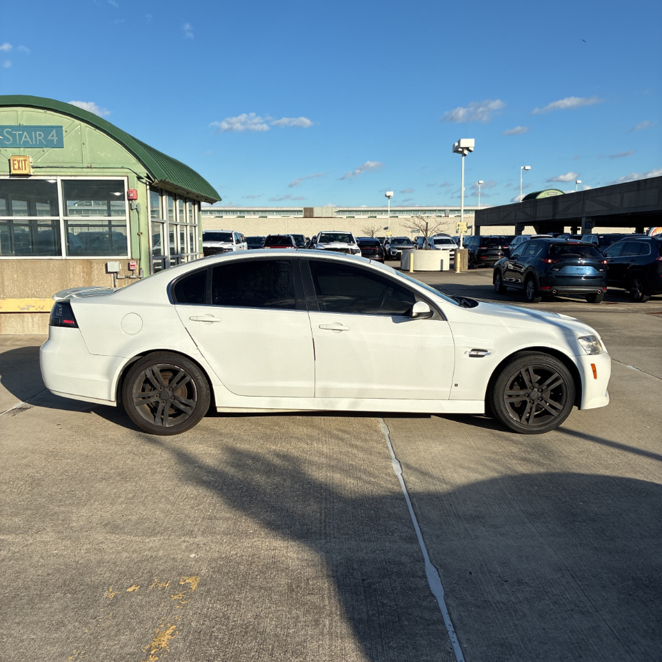 Pontiac G8 4dr Sdn 2009