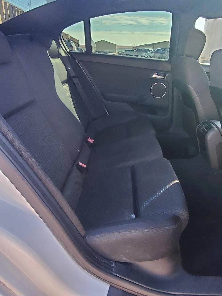 Pontiac G8 4dr Sdn 2009