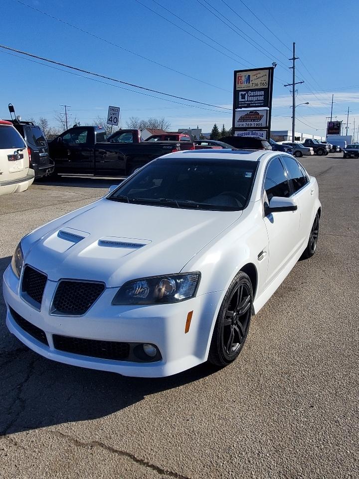 Pontiac G8 4dr Sdn 2009