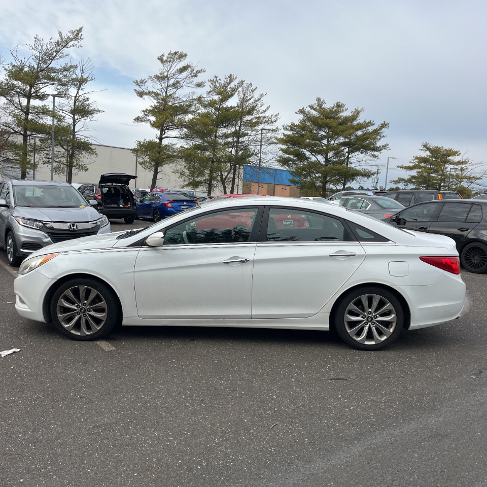 Hyundai Sonata 4dr Sdn 2.4L Auto SE 2013