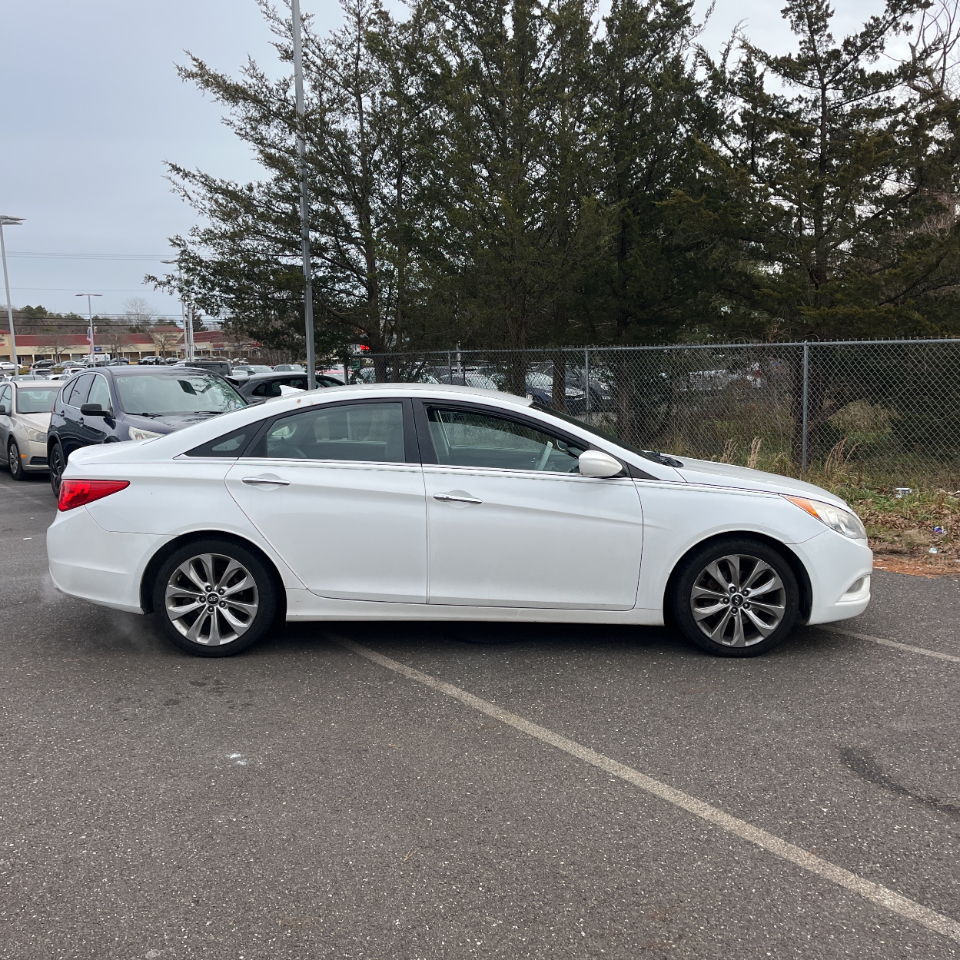 Hyundai Sonata 4dr Sdn 2.4L Auto SE 2013