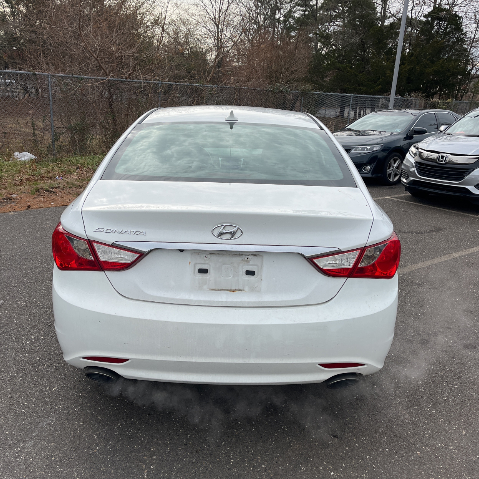 Hyundai Sonata 4dr Sdn 2.4L Auto SE 2013