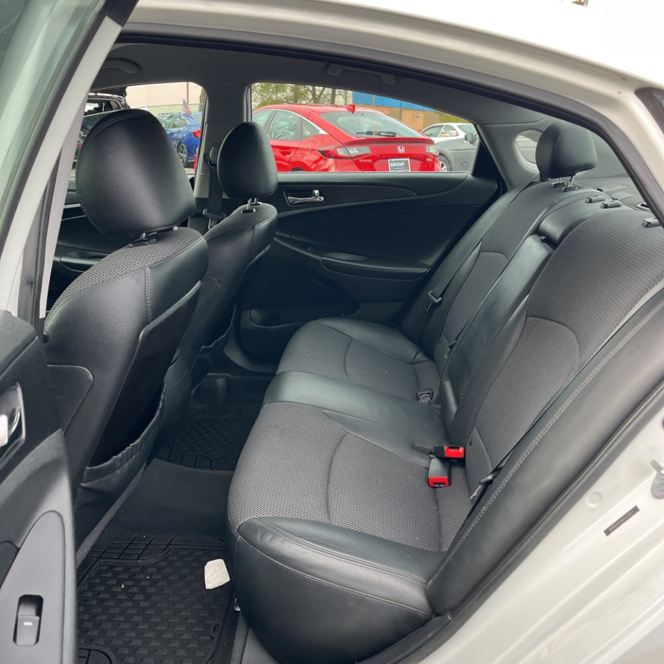 Hyundai Sonata 4dr Sdn 2.4L Auto SE 2013