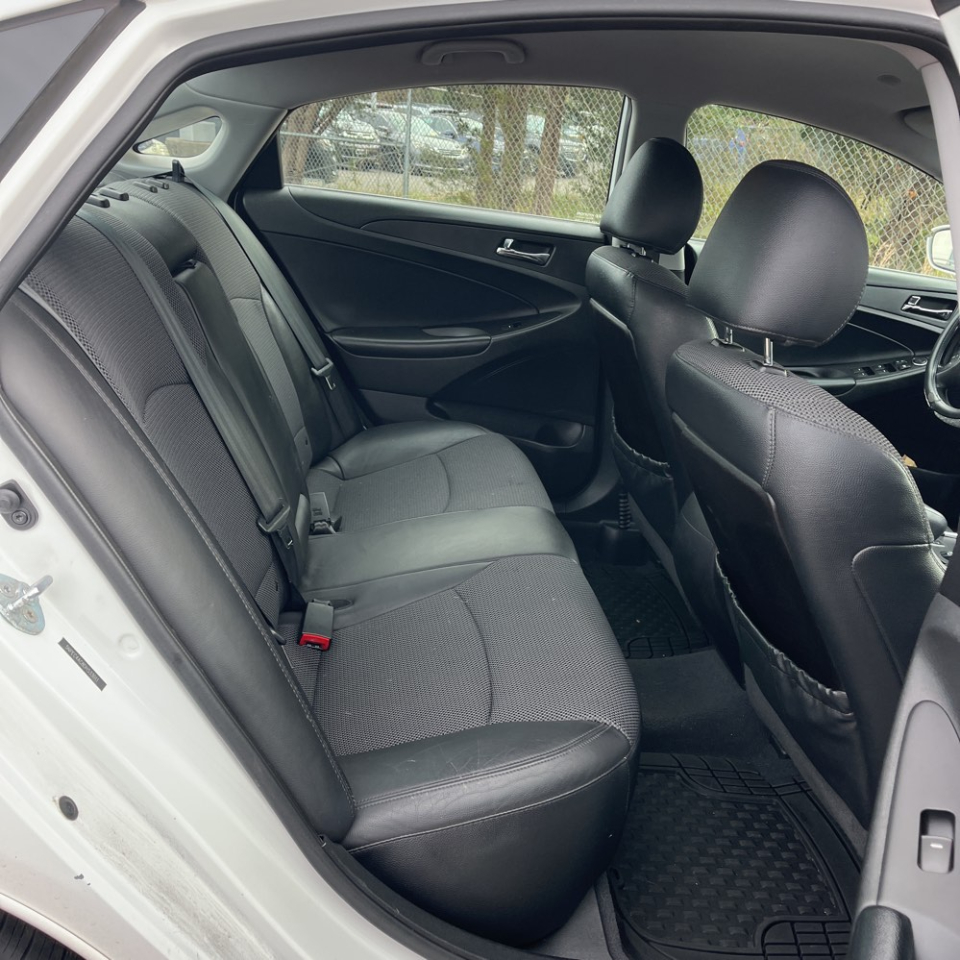 Hyundai Sonata 4dr Sdn 2.4L Auto SE 2013