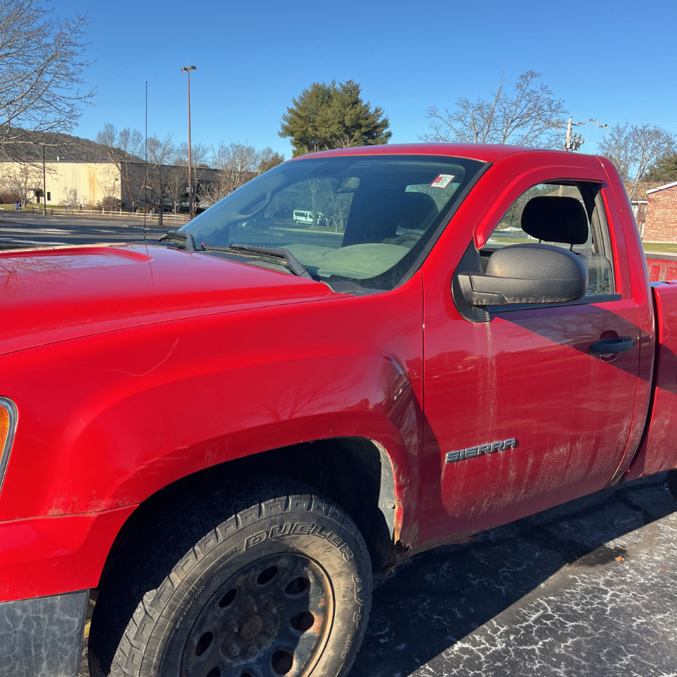 GMC Sierra 1500 4WD Reg Cab 119.0" Work Truck 2011
