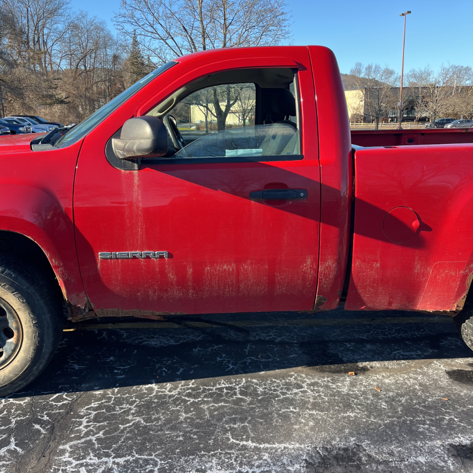 GMC Sierra 1500 4WD Reg Cab 119.0" Work Truck 2011