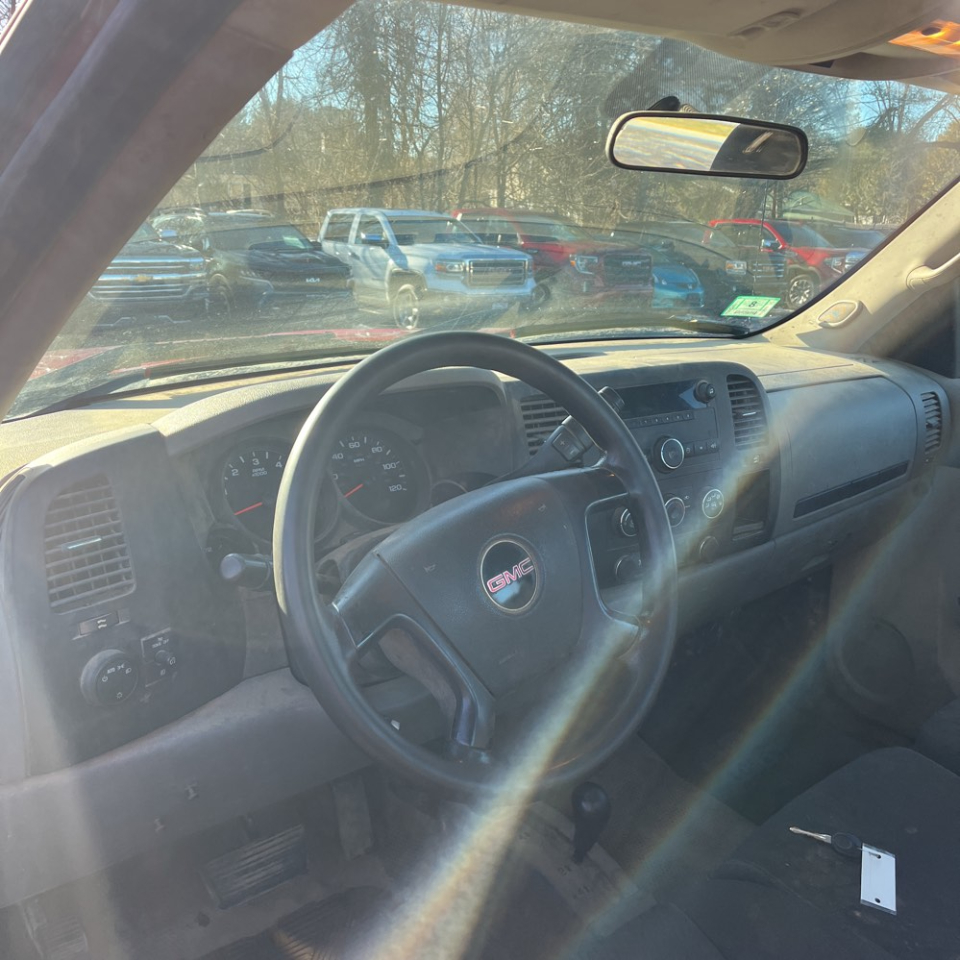 GMC Sierra 1500 4WD Reg Cab 119.0" Work Truck 2011