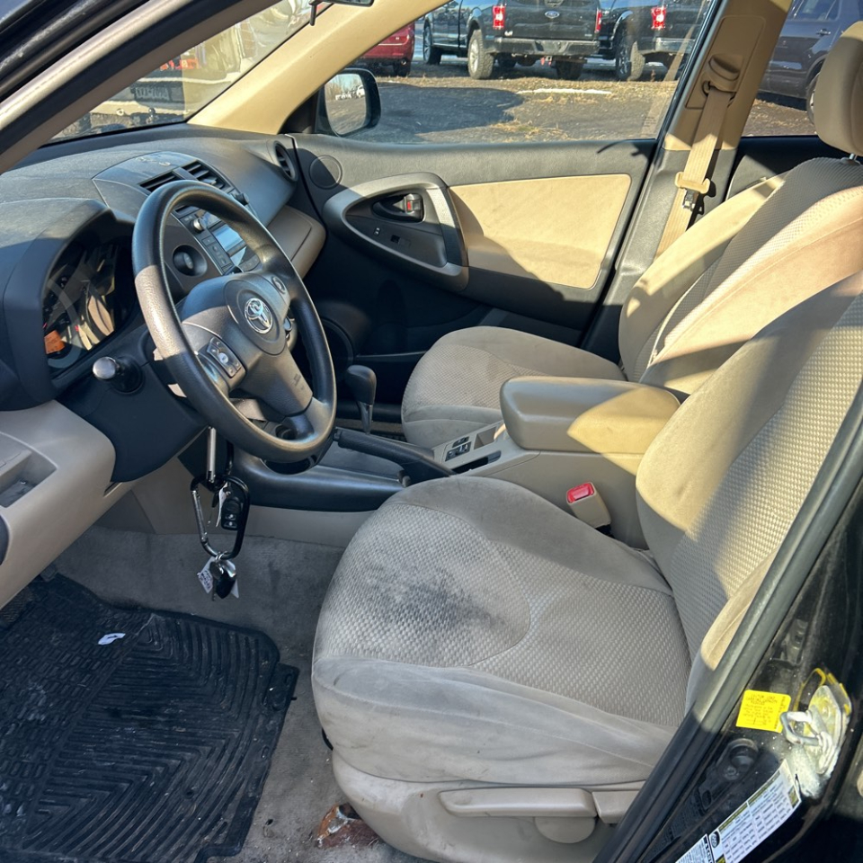 Toyota RAV4 4WD 4dr 4-cyl 4-Spd AT (Natl) 2011