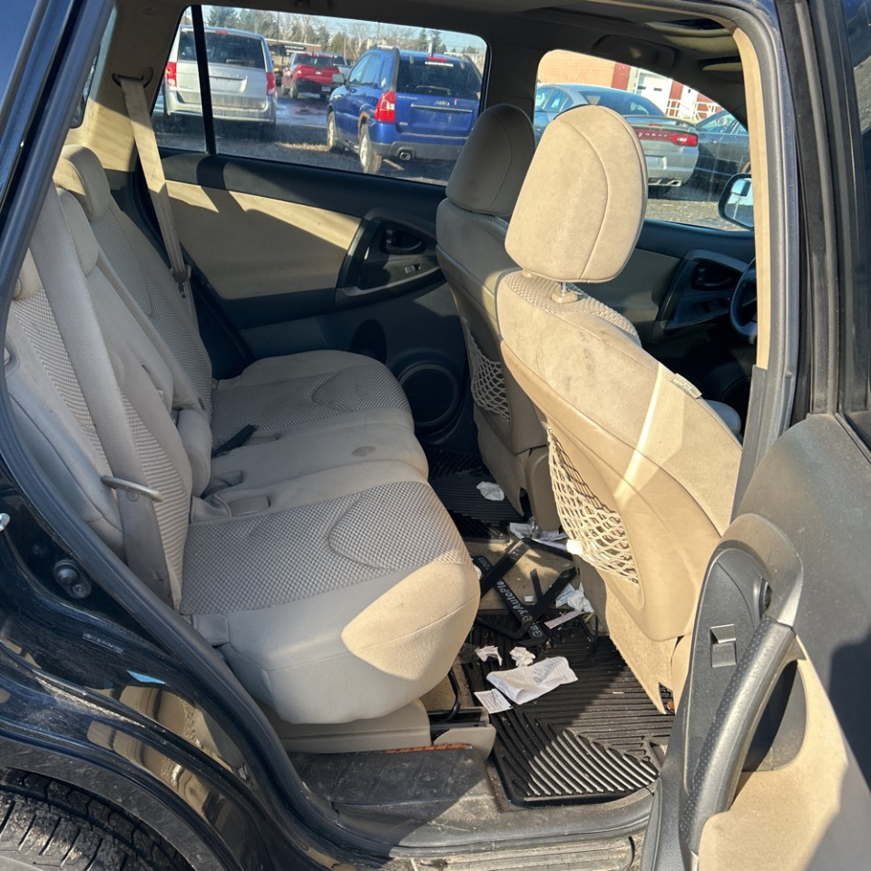 Toyota RAV4 4WD 4dr 4-cyl 4-Spd AT (Natl) 2011