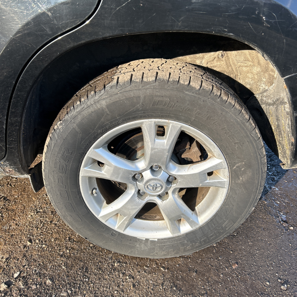 Toyota RAV4 4WD 4dr 4-cyl 4-Spd AT (Natl) 2011