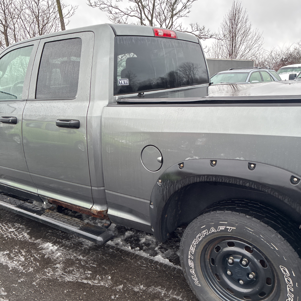 Dodge Ram 1500 4WD Quad Cab 140.5" ST 2010