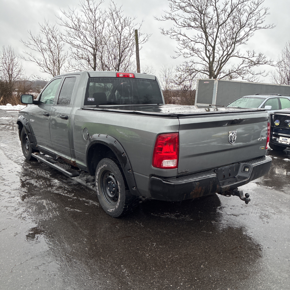 Dodge Ram 1500 4WD Quad Cab 140.5" ST 2010
