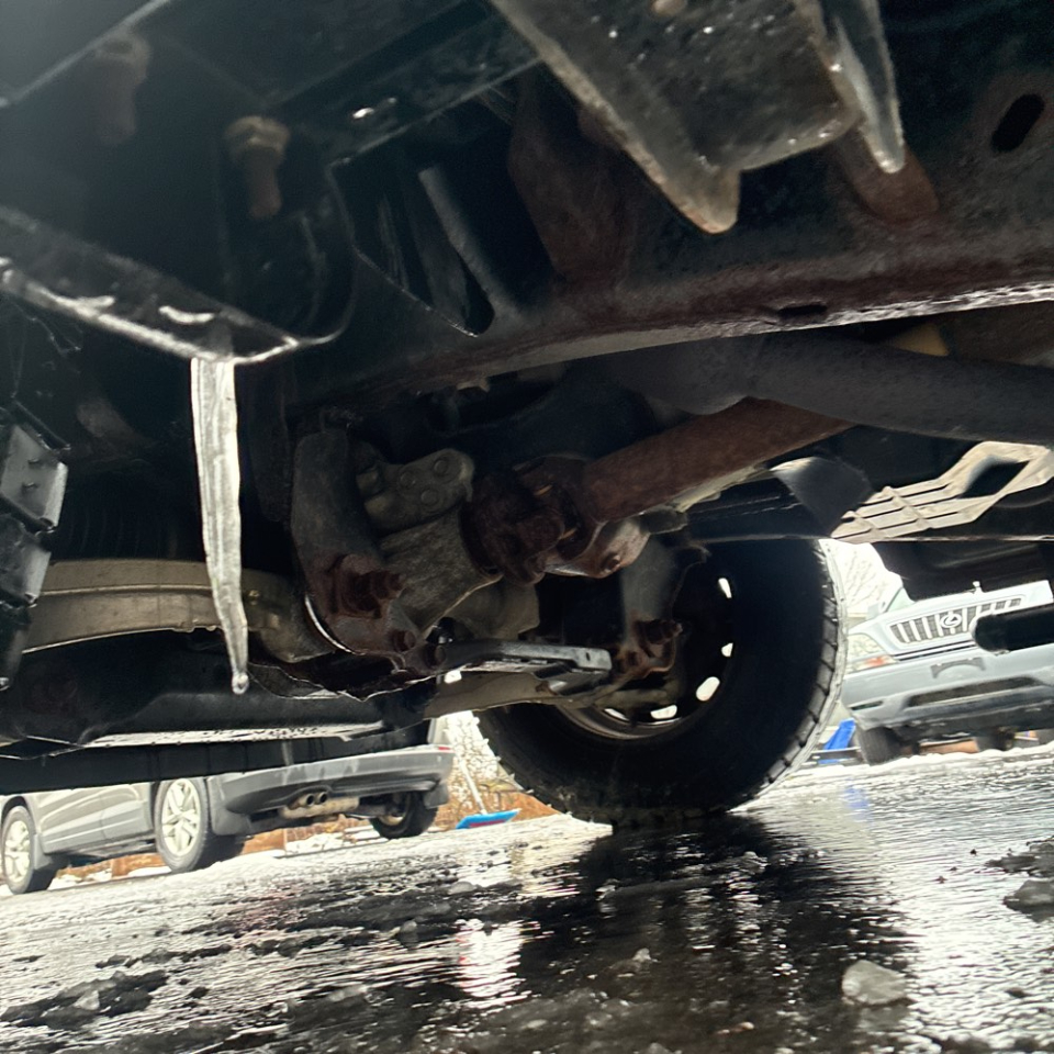 Dodge Ram 1500 4WD Quad Cab 140.5" ST 2010