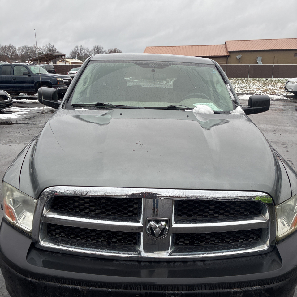 Dodge Ram 1500 4WD Quad Cab 140.5" ST 2010