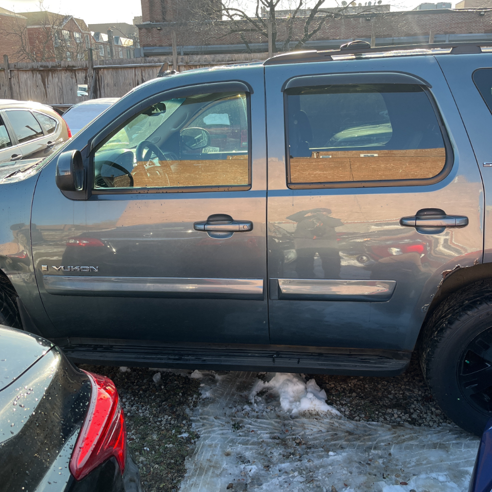 GMC Yukon 4WD 4dr 1500 SLT w/4SB 2009