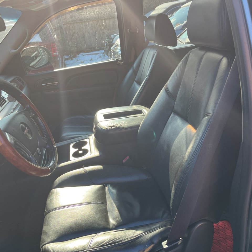 GMC Yukon 4WD 4dr 1500 SLT w/4SB 2009