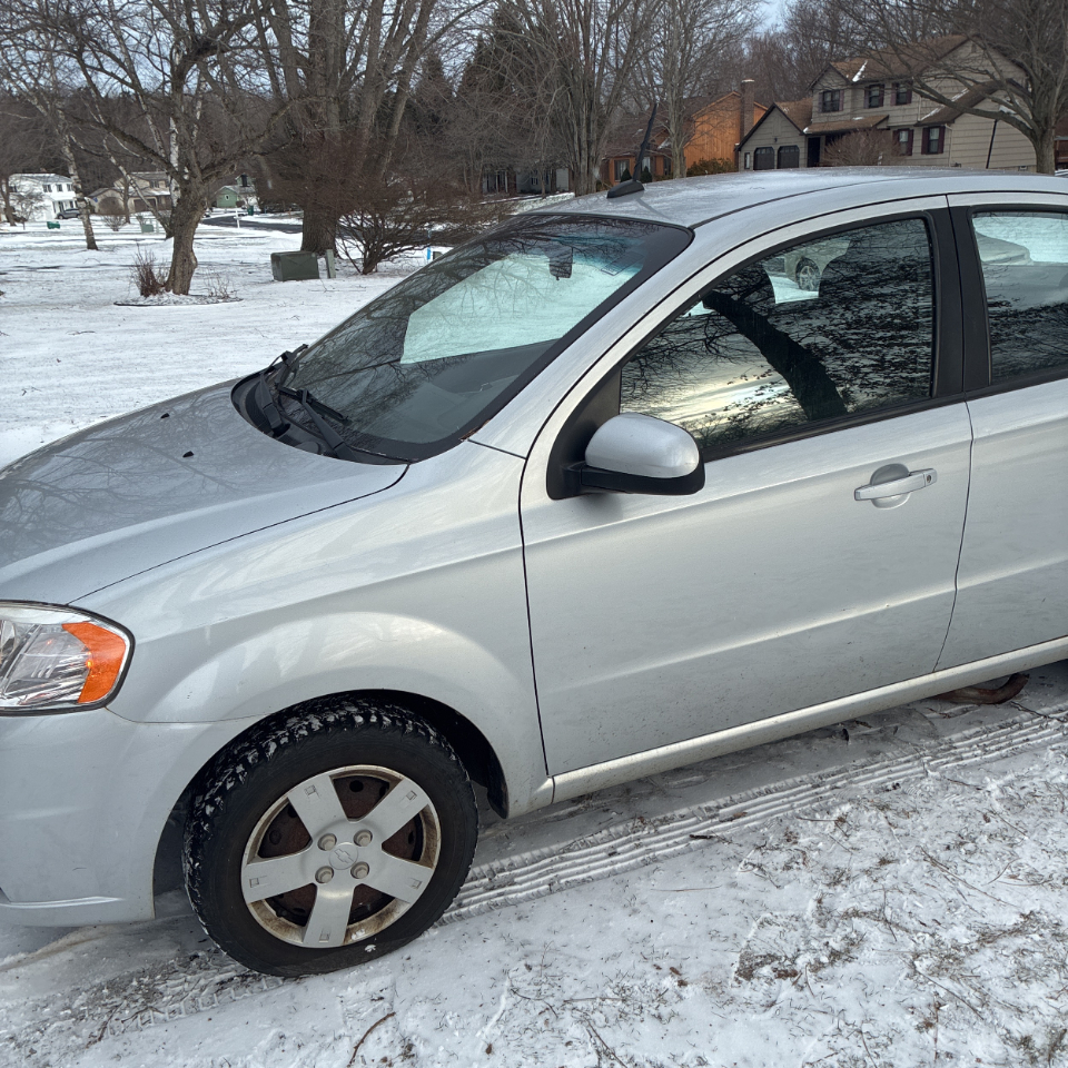 Chevrolet Aveo 4dr Sdn LS 2011