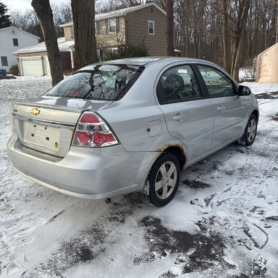 Chevrolet Aveo 4dr Sdn LS 2011