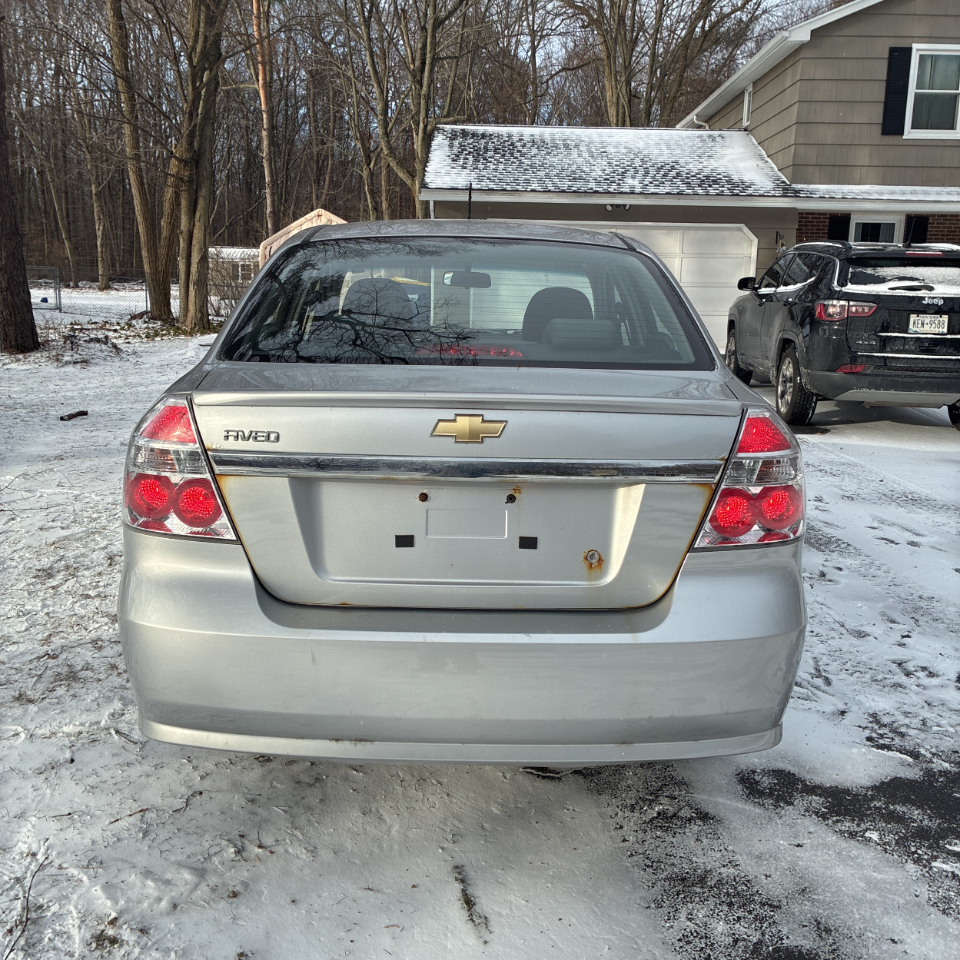 Chevrolet Aveo 4dr Sdn LS 2011