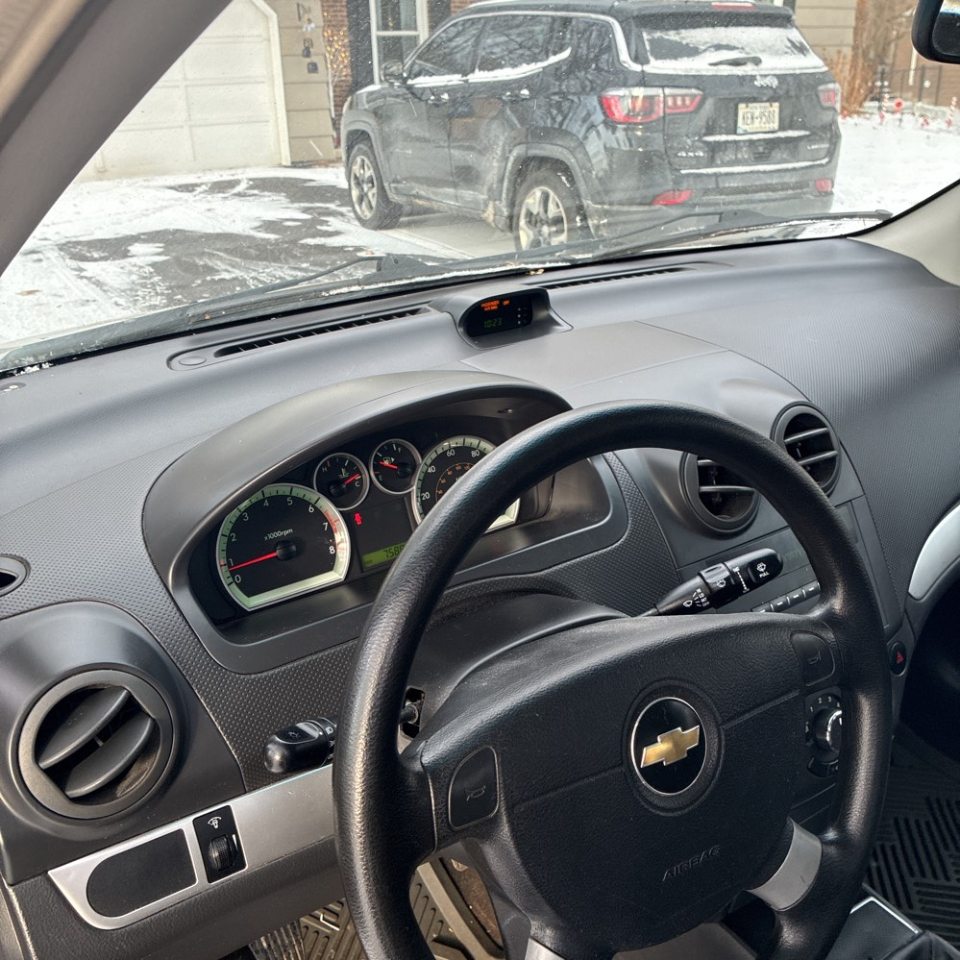 Chevrolet Aveo 4dr Sdn LS 2011