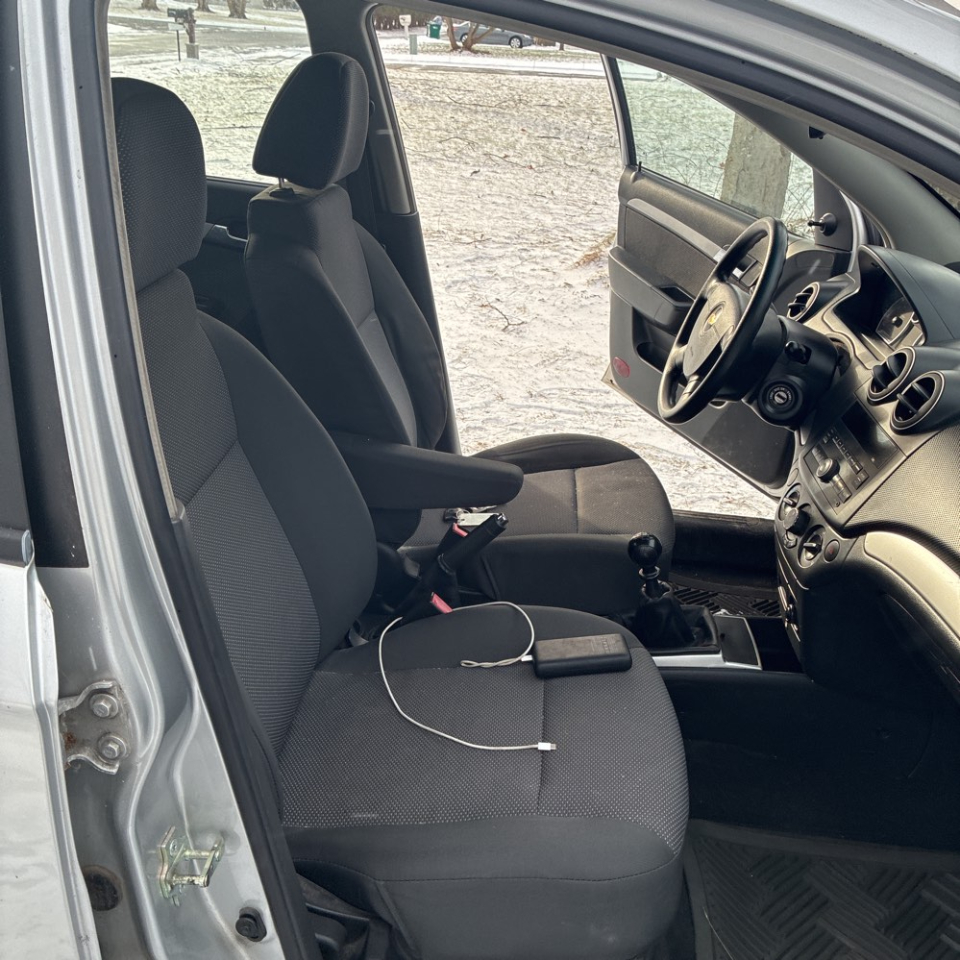 Chevrolet Aveo 4dr Sdn LS 2011