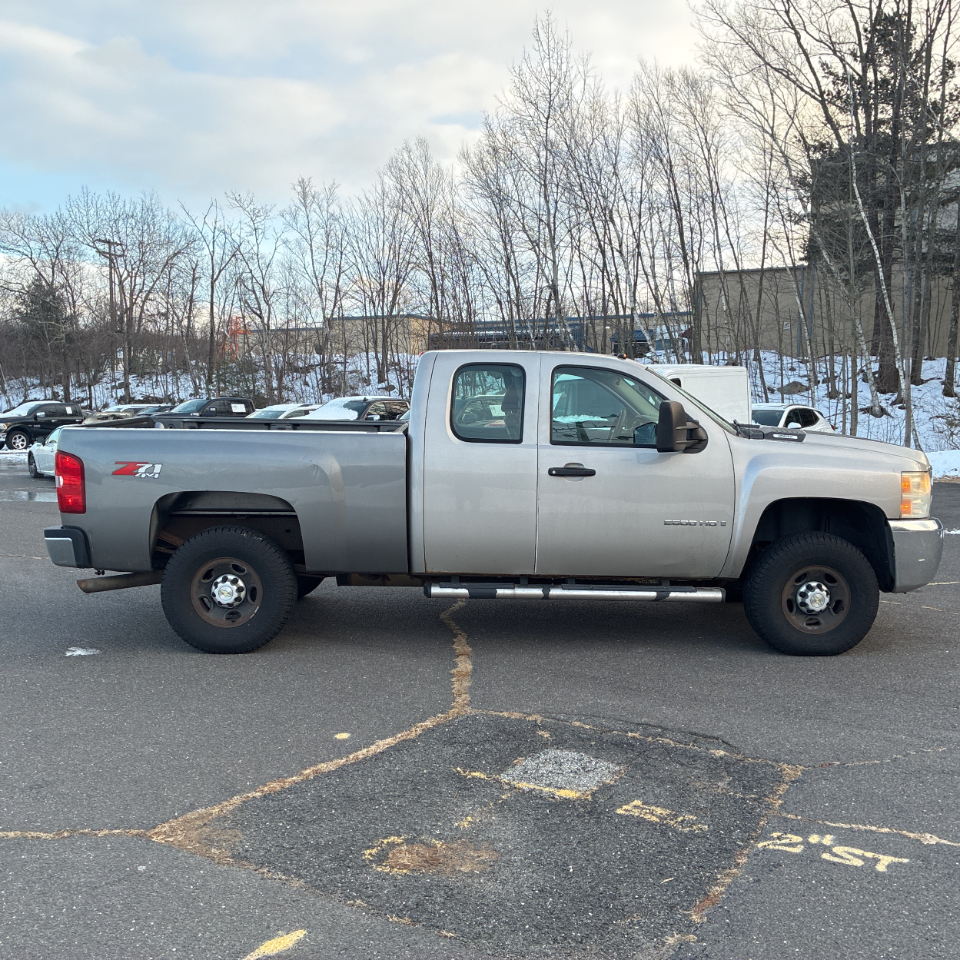 Chevrolet Silverado 2500HD 4WD Ext Cab 143.5" Work Truck 2007