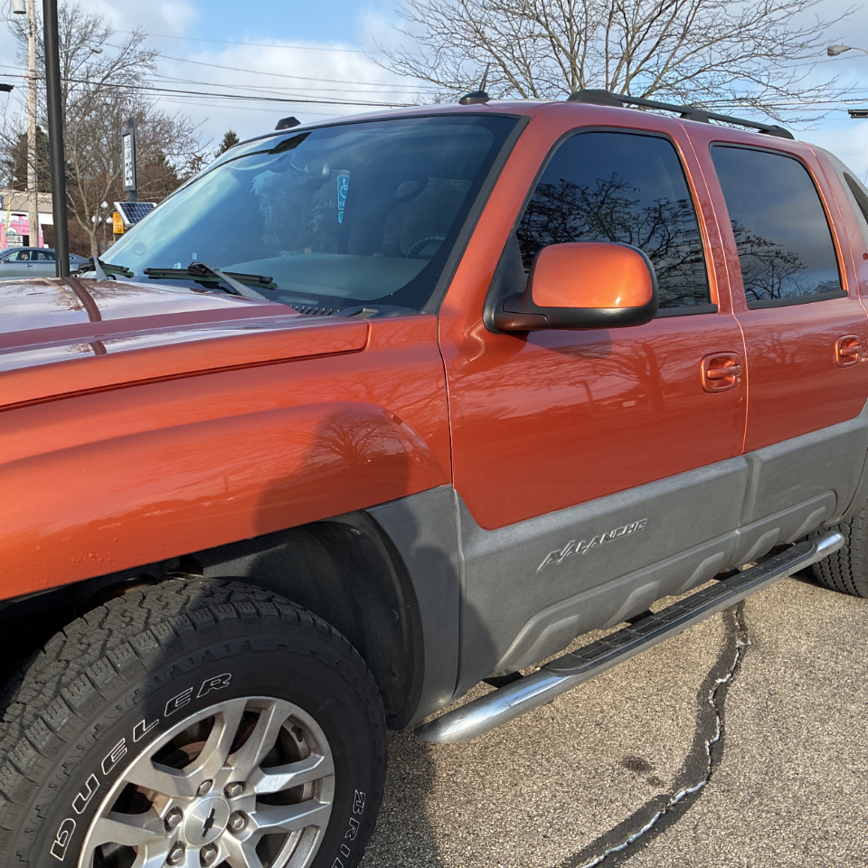 Chevrolet Avalanche 1500 5dr Crew Cab 130" WB 4WD LS 2005