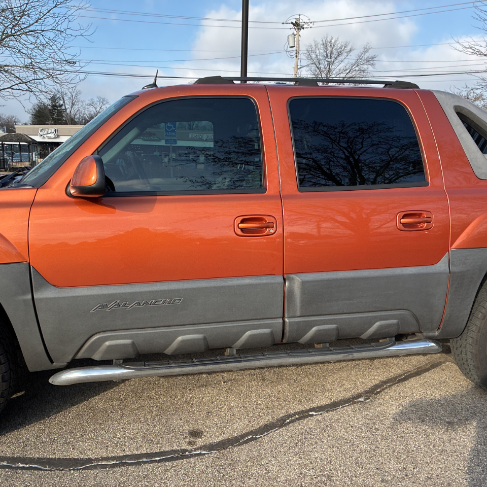 Chevrolet Avalanche 1500 5dr Crew Cab 130" WB 4WD LS 2005