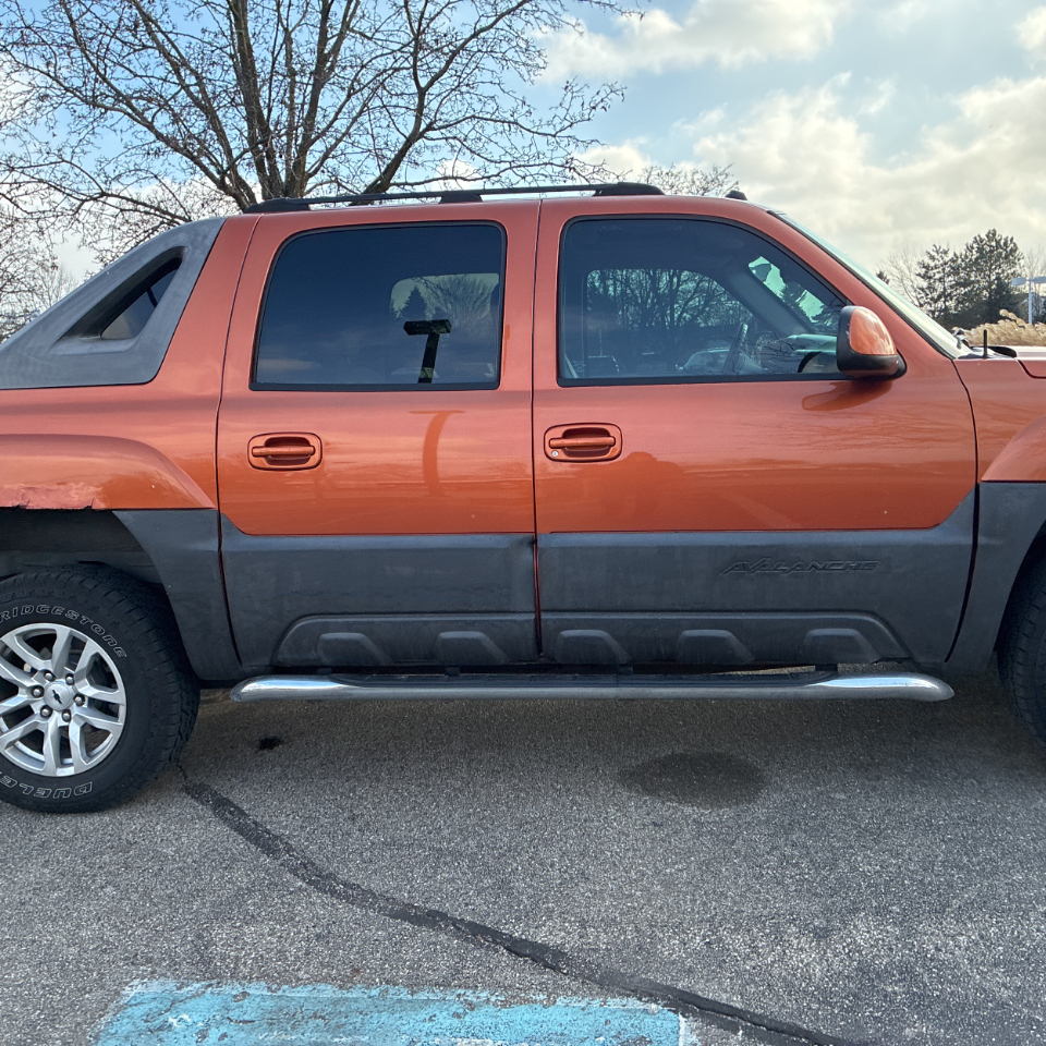 Chevrolet Avalanche 1500 5dr Crew Cab 130" WB 4WD LS 2005