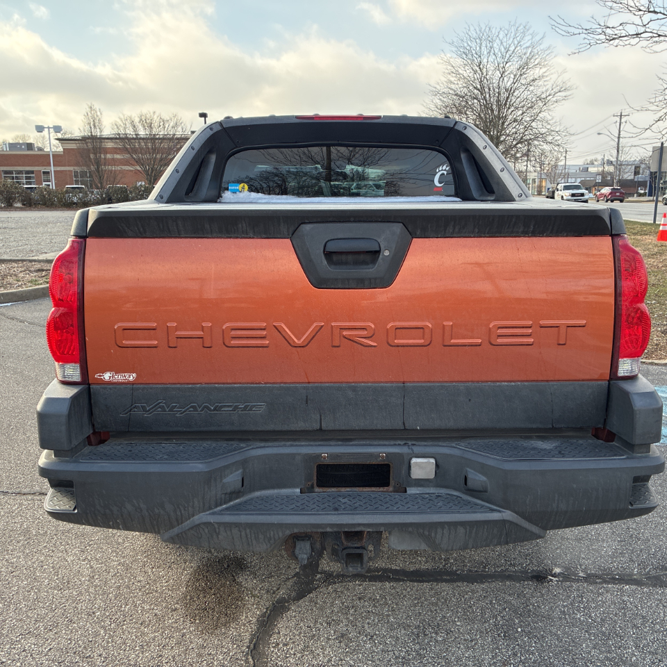 Chevrolet Avalanche 1500 5dr Crew Cab 130" WB 4WD LS 2005