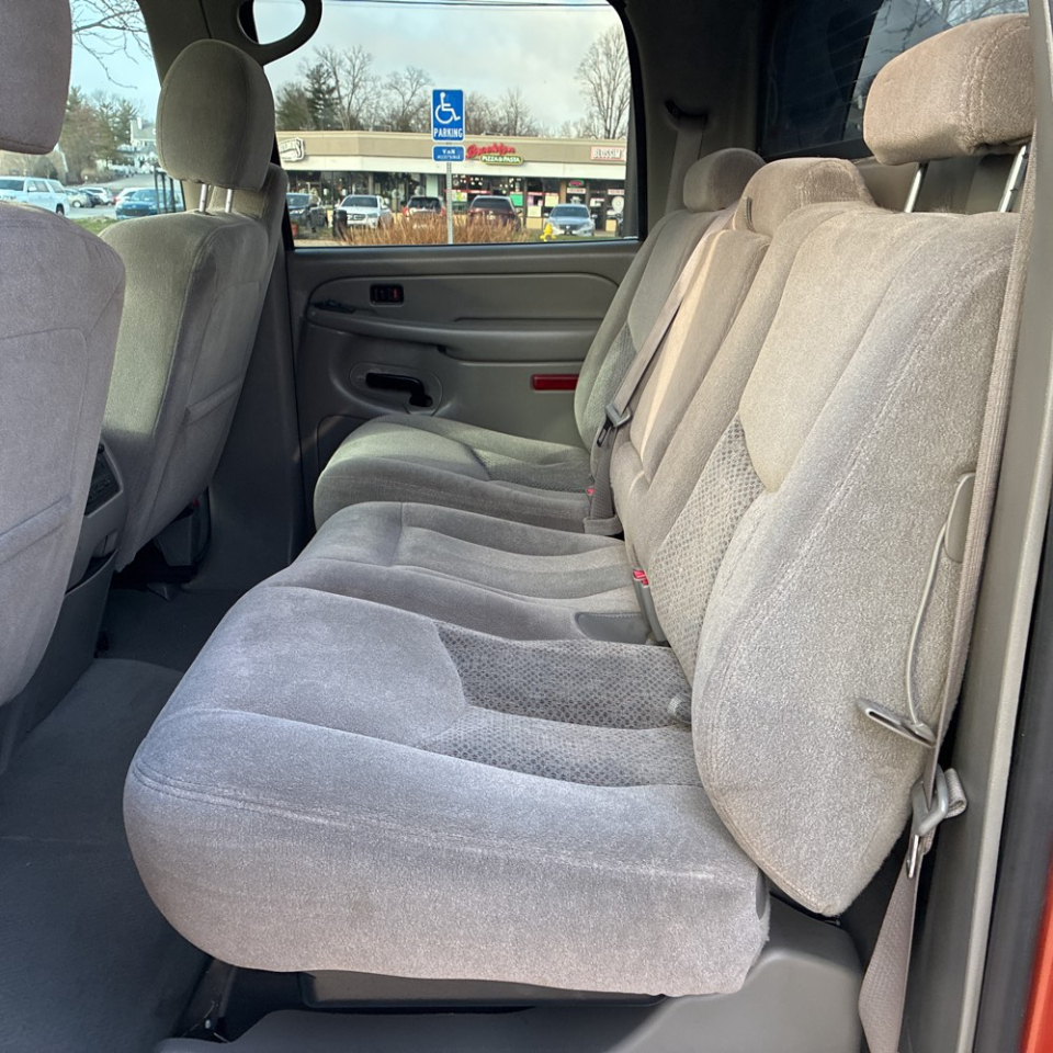 Chevrolet Avalanche 1500 5dr Crew Cab 130" WB 4WD LS 2005